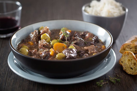 À table / Daube de boeuf au vin rouge par L'atelier des Chefs